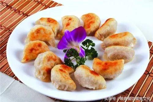 西安唯典餐饮美食文化教您做鸡汁锅贴